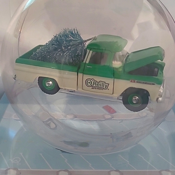 M2 Machines O'Reilly Exclusive Holiday Ornament - Picture 3 of 4